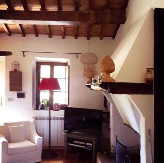 וילה עם חדר שינה אחד ובריכת שחיה, La Fontaiola