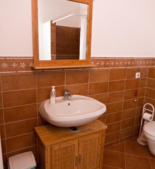 חדר סטנדרט נוף לגינה, Barta Pince Vendégház Mád