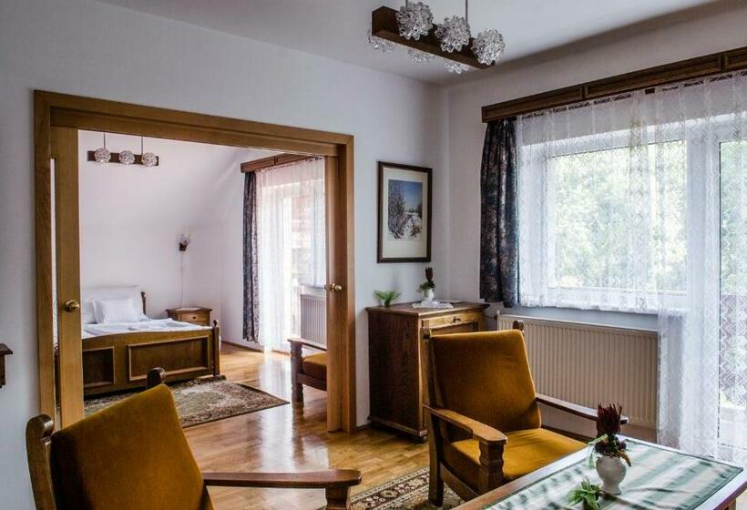Люкс, Zseri Vadászház