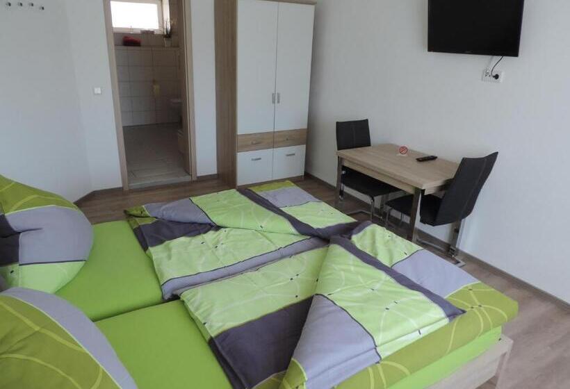 Номер Стандарт, Pension Am Kirchberg