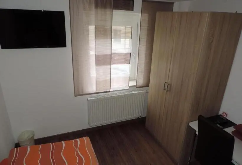 スタンダードシングルルーム, Pension Am Kirchberg