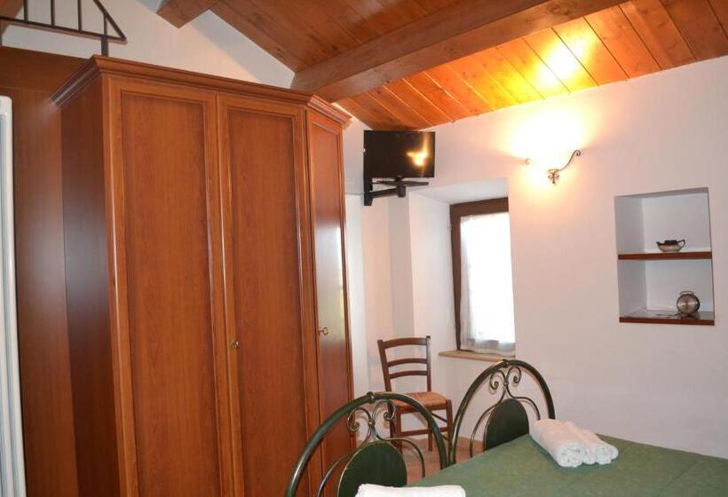 Четырехместный Номер Стандарт Вид на Сад, Agriturismo Montorso