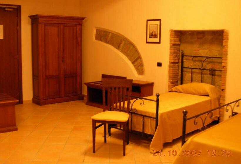 デラックストリプルルーム, Palazzo Dei Poeti