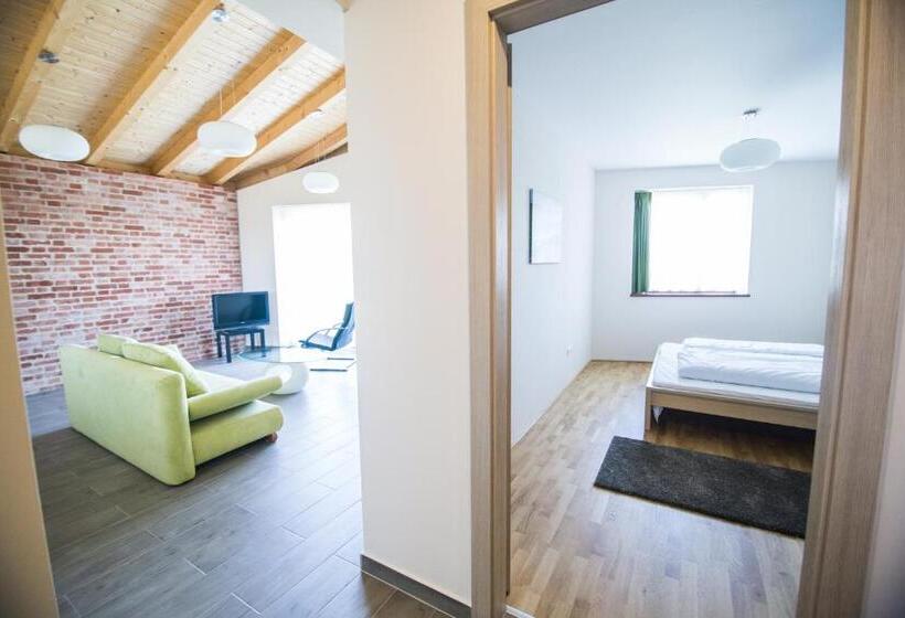 家庭间, öregtölgy Vendégház