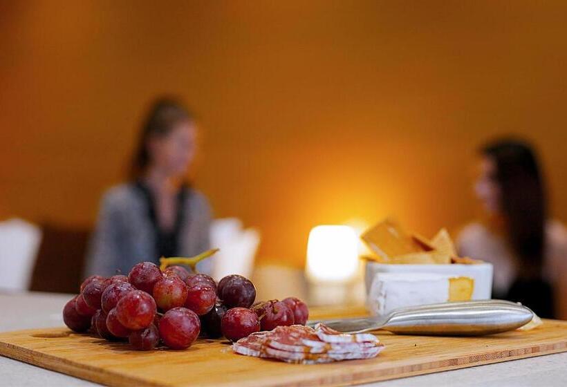 スタンダードトリプルルーム, Trip Motel Gatton