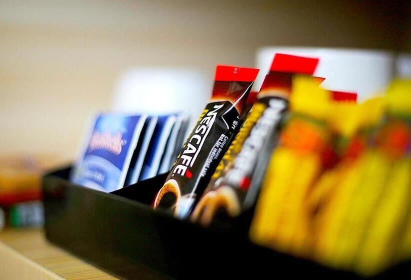 キングサイズベッドのスタンダードルーム, Trip Motel Gatton