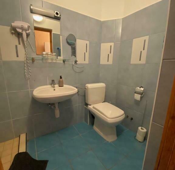 Номер Стандарт Трехместный, Verona Panzió