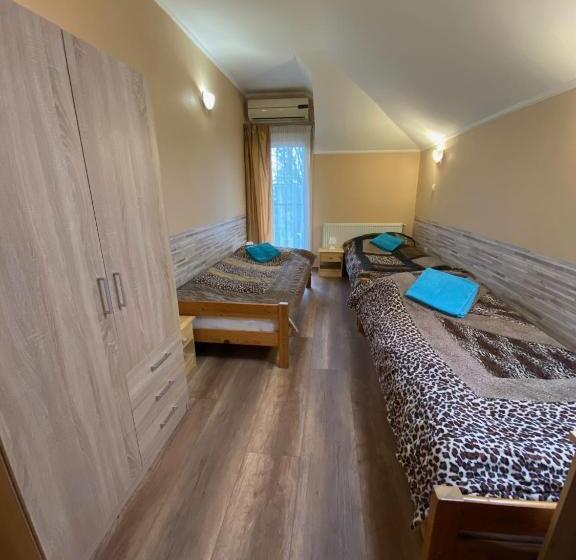 Номер Стандарт Трехместный, Verona Panzió