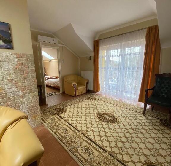 Люкс 2 Спальни, Verona Panzió