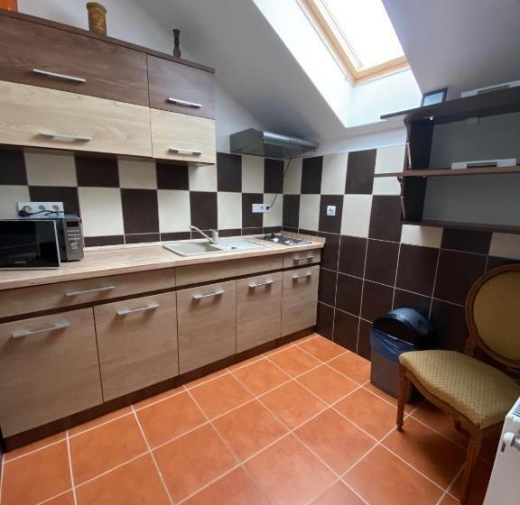 Люкс 2 Спальни, Verona Panzió