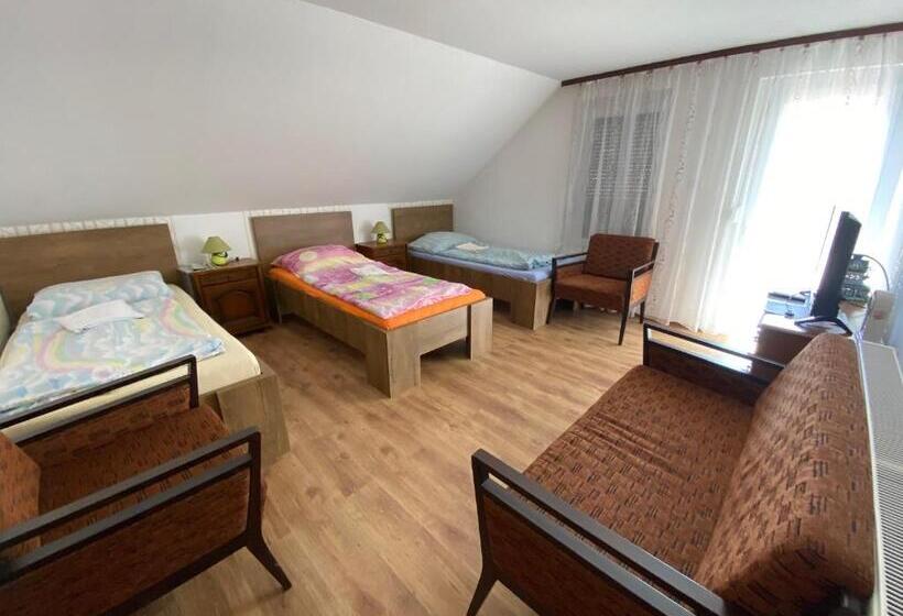 Апартаменты 1 Спальня, Verona Panzió