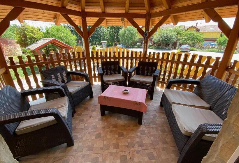 Апартаменты 1 Спальня, Verona Panzió