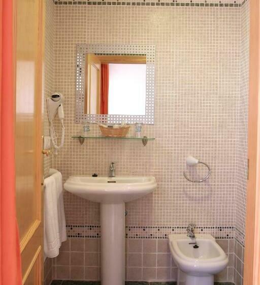 غرفة قياسية فردية, Adsubia