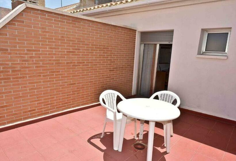 غرفة قياسية مزوَّدة بشُرفة, Adsubia