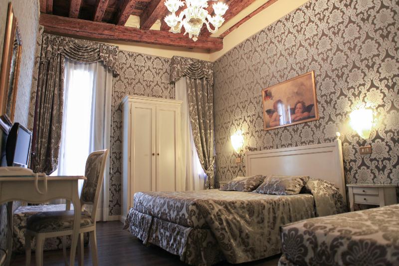 اتاق استاندارد چهار تخته, Bridge