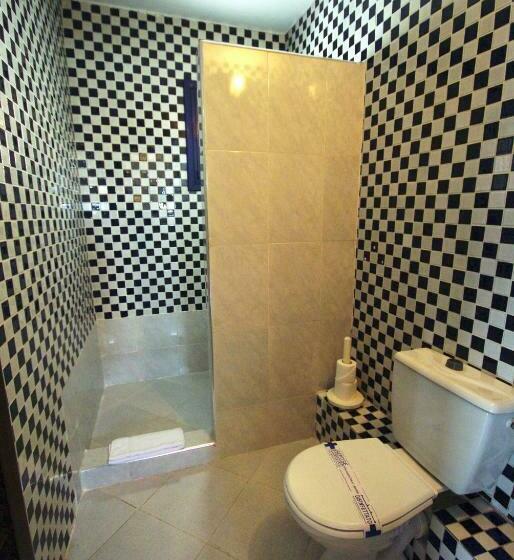 חדר סטנדרט לשלושה, El Pueblo Tamlelt