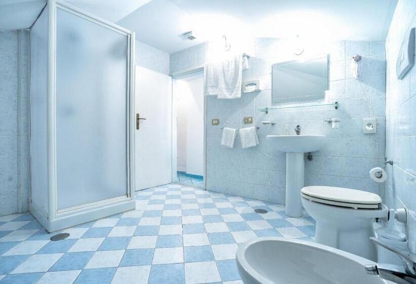 4인용 스탠다드 룸, Fontana