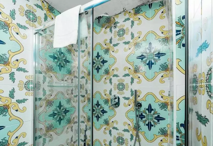 اتاق اکونومی, Fontana