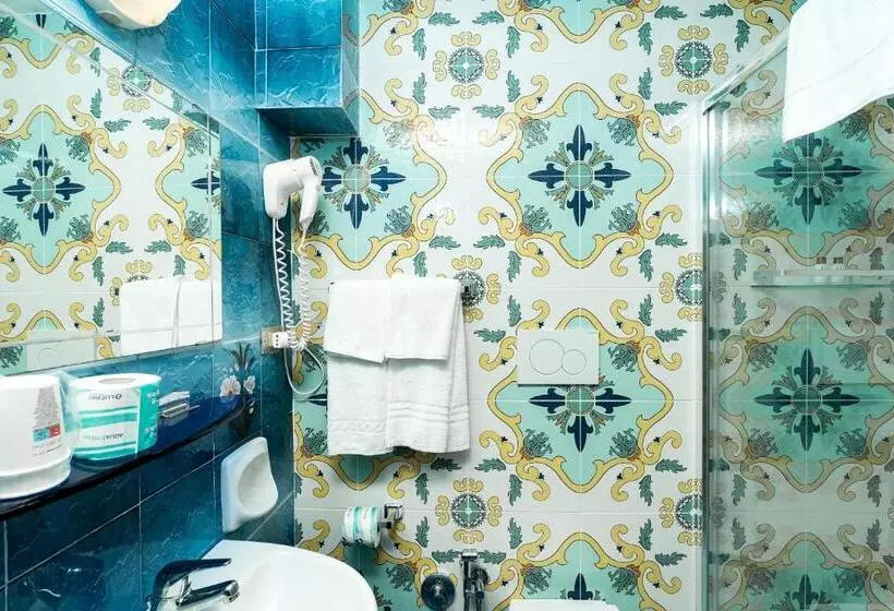 اتاق اکونومی, Fontana
