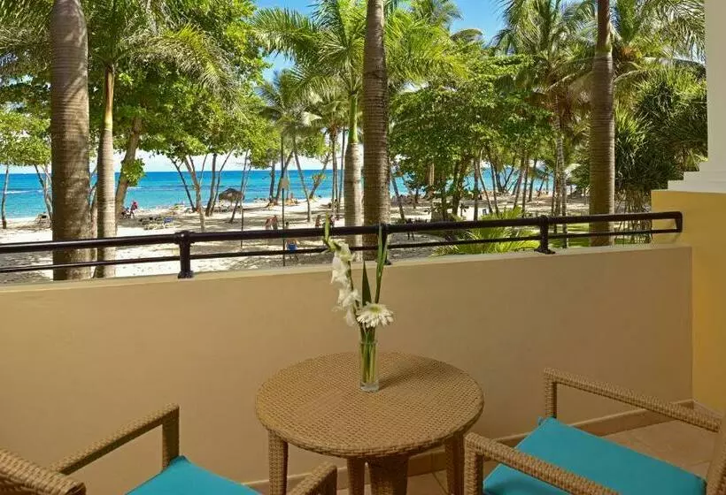 اتاق استاندارد با چشم‌انداز دریا, Iberostar Waves Costa Dorada