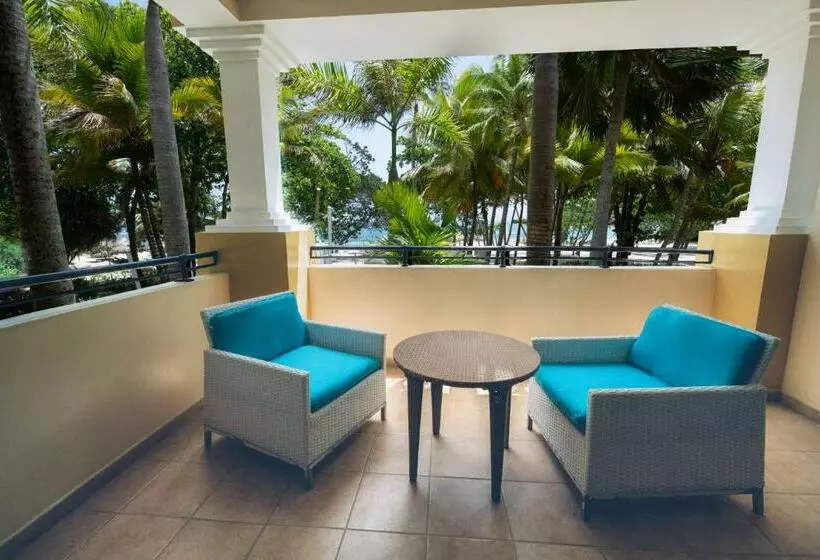 سوییت جونیور با چشم‌انداز دریا, Iberostar Waves Costa Dorada