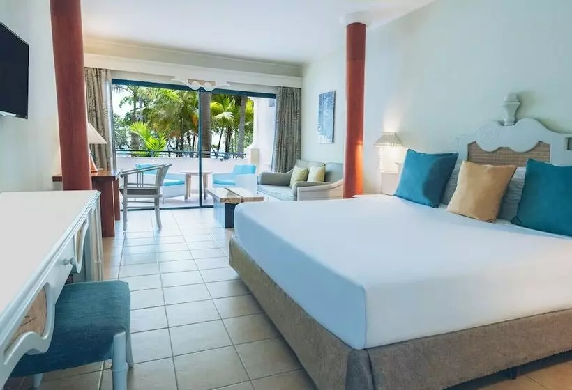 سوییت جونیور با چشم‌انداز دریا, Iberostar Waves Costa Dorada