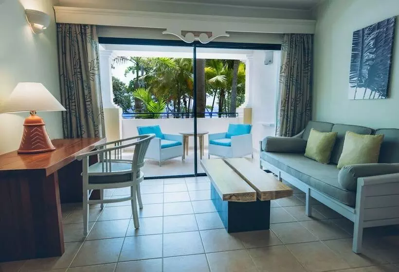 سوییت جونیور با چشم‌انداز دریا, Iberostar Waves Costa Dorada
