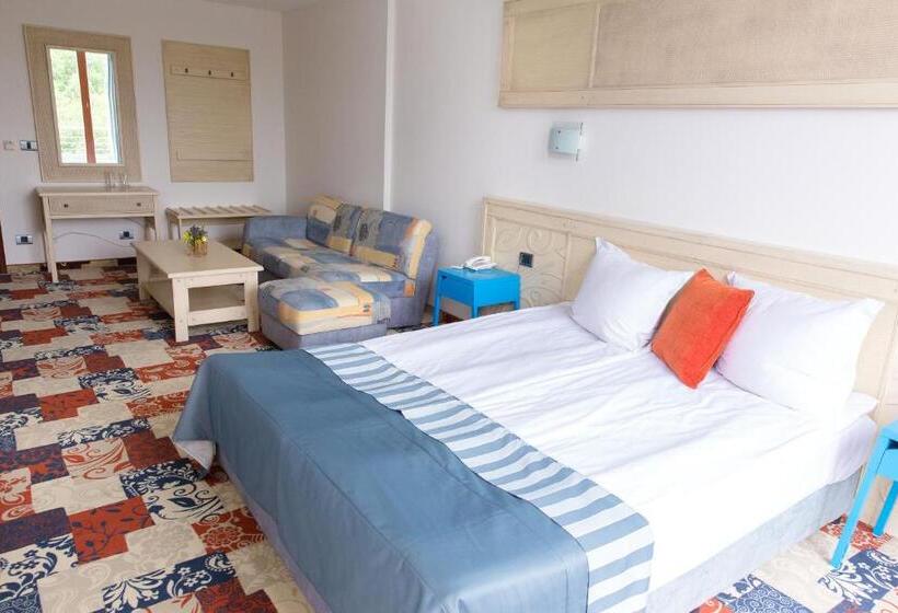 발코니가 있는 4인용 스탠다드 룸, Koral Parking