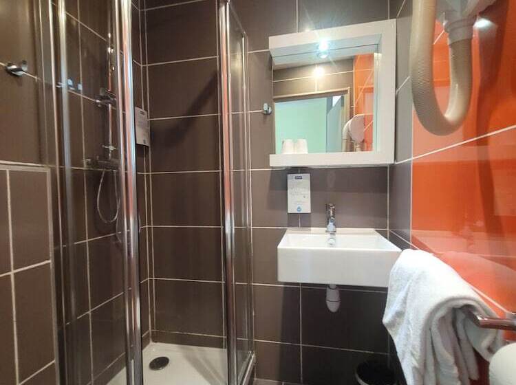 Номер Стандарт, Kyriad Orange Centre Ville 3 Stars   Hotel Restaurant   La Galerie D Art Des Princes   Provence Alpe