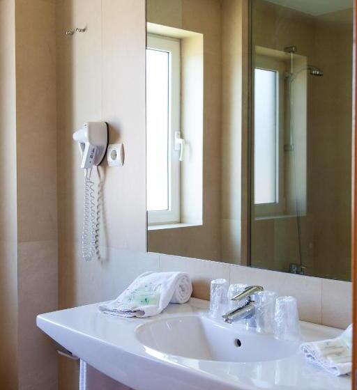 חדר משפחתי, Miera