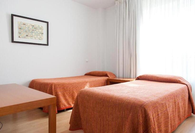 חדר משפחתי, Miera