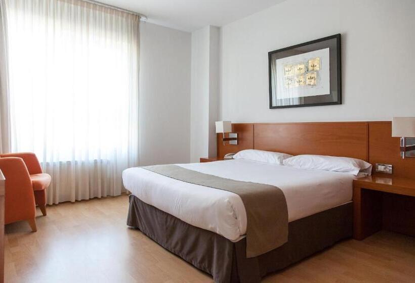 חדר משפחתי, Miera