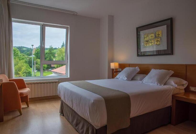 חדר משפחתי, Miera