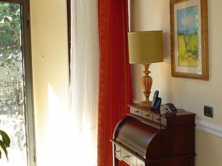 חדר אקונומי, Petit Chateau