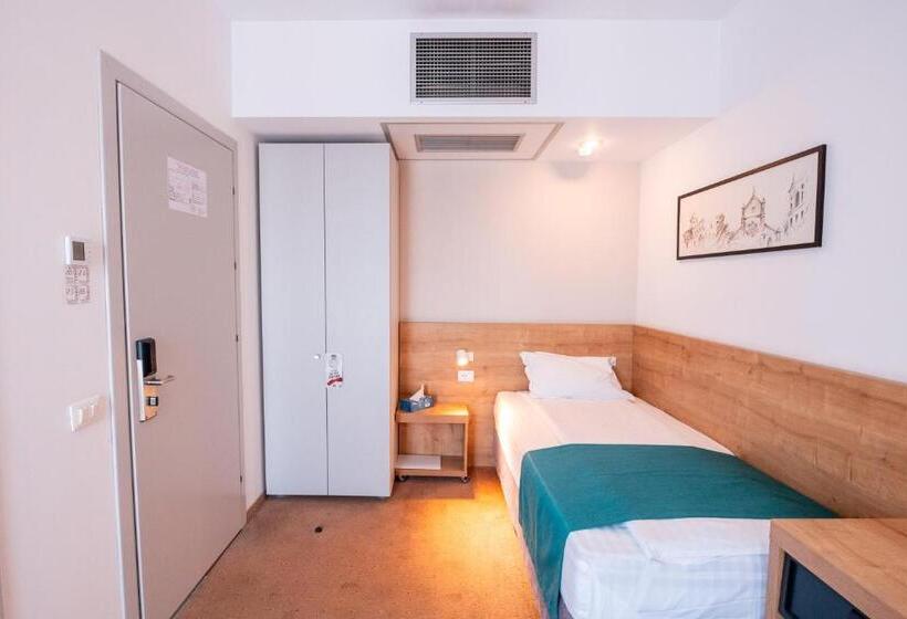 اتاق استاندارد یک نفره, Stil