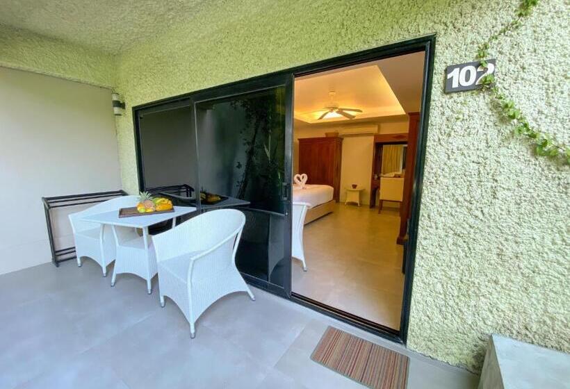 프리미엄 룸, Lokal Phuket