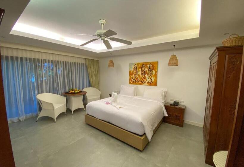 프리미엄 룸, Lokal Phuket
