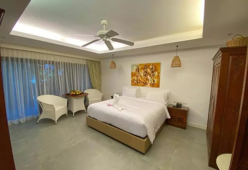 اتاق پرمیوم, Lokal Phuket