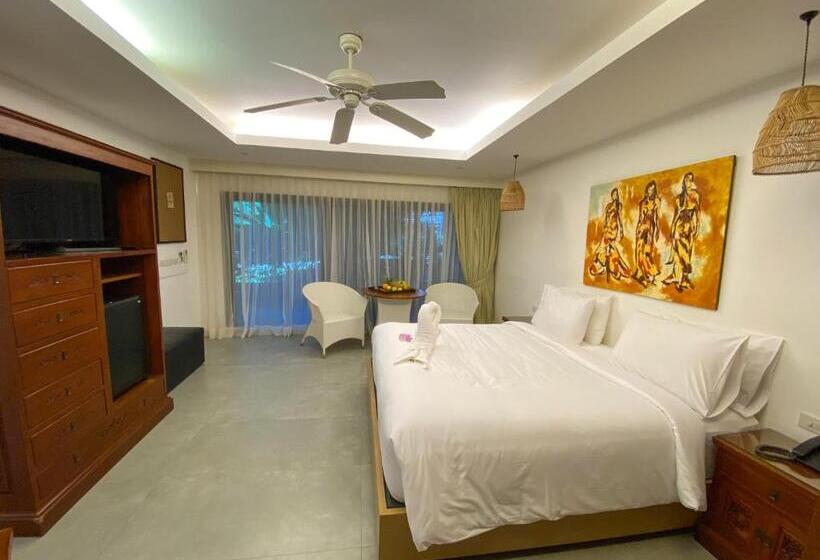 프리미엄 룸, Lokal Phuket