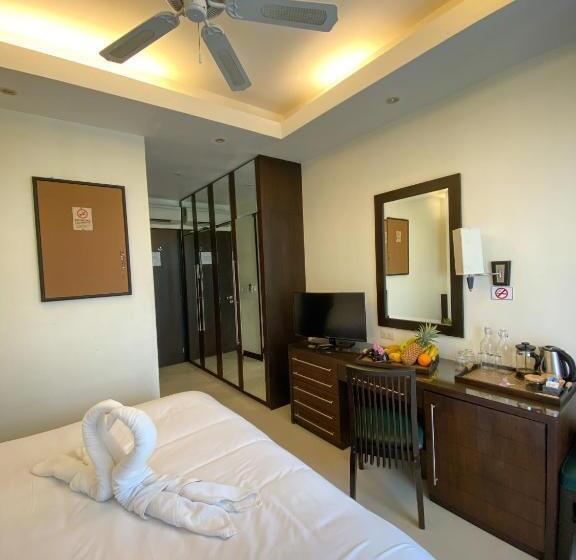 디럭스 룸, Lokal Phuket