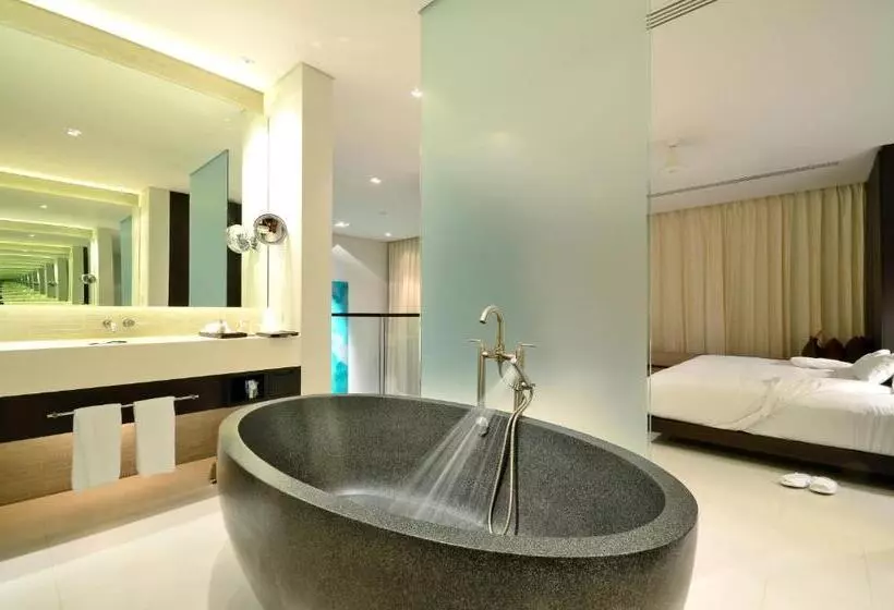 Ullakkohuone, Twinpalms Surin Phuket Resort
