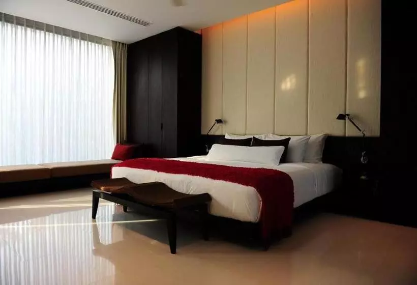 Ullakkohuone, Twinpalms Surin Phuket Resort