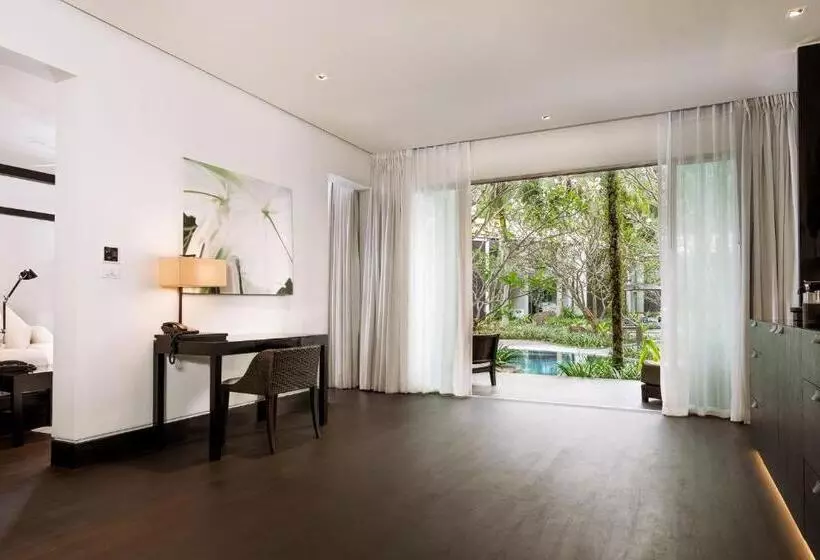 Juniorsviitti Allasnäkymä, Twinpalms Surin Phuket Resort