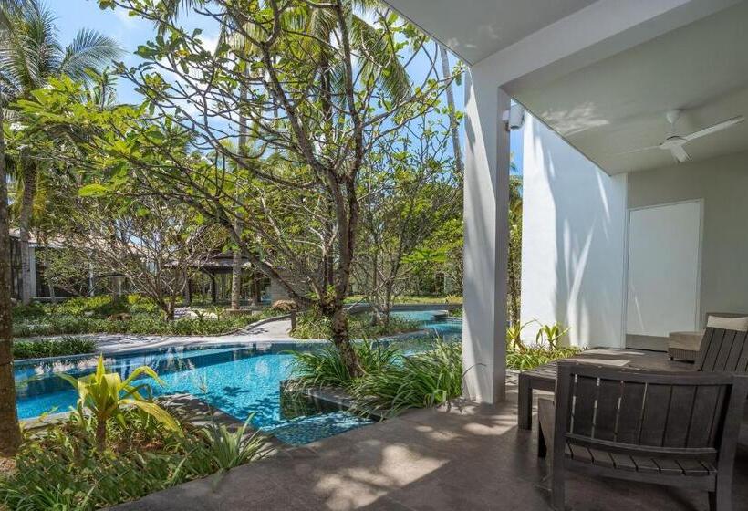 Medencére Néző Junior Suite, Twinpalms Surin Phuket Resort