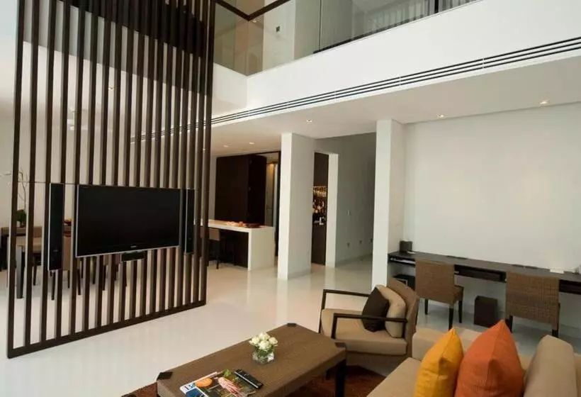 Ullakkohuone, Twinpalms Surin Phuket Resort