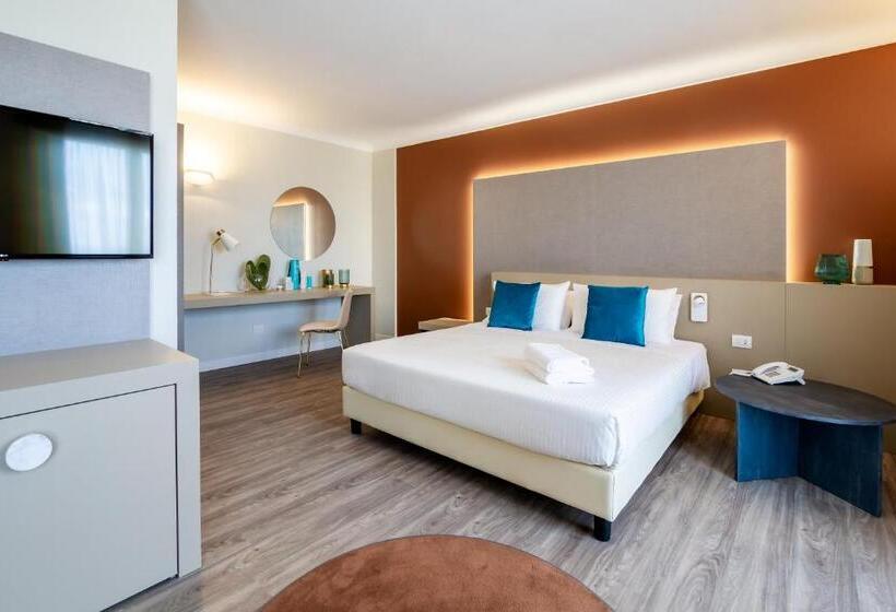 סוויטת ג'וניור נוף לים, Seawater Hotel Bio & Beauty Spa