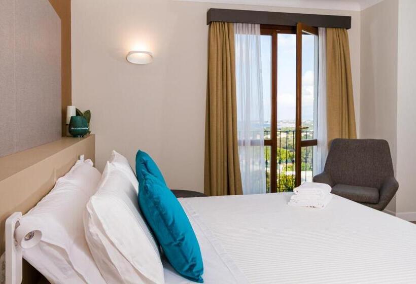 סוויטת ג'וניור נוף לים, Seawater Hotel Bio & Beauty Spa