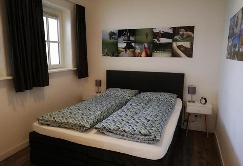 テラス付きスタンダードルーム, Erve Praestinck