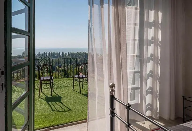 レイクビュースタンダードルーム, Villa Kabala