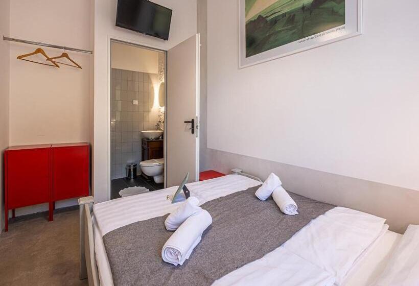 חדר אקונומי, Villa Kabala